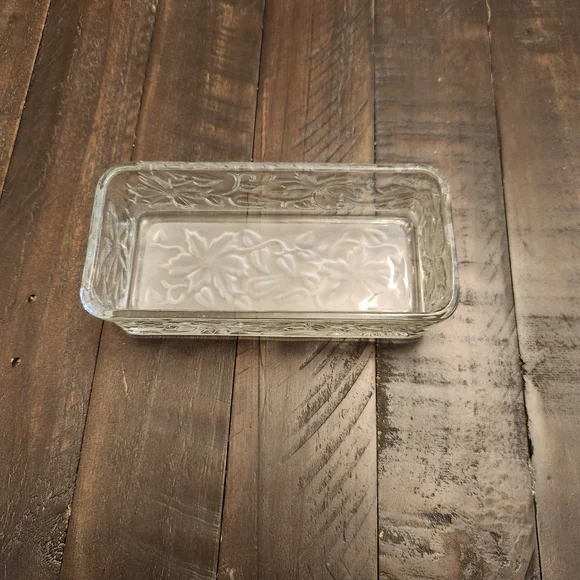 Retired Princess House Poinsettia Frosted Butter Dish - Lid Only - Picture 2 of 2